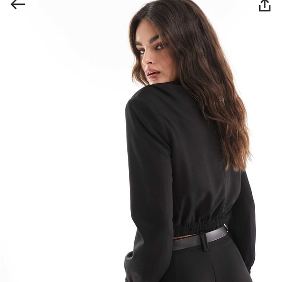 Tailored bomber jacket with strong shoulder in black - Picture 6 of 7